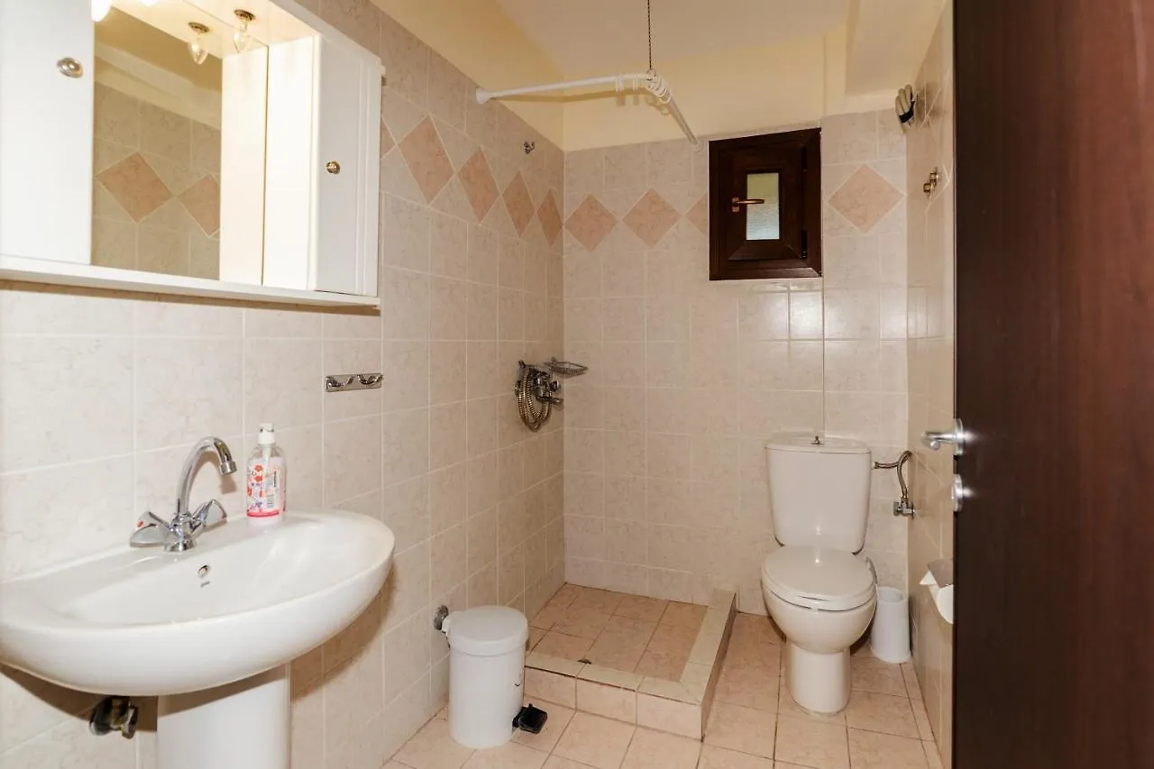Maria - Pavlos Studios And Apartments Vourvourou