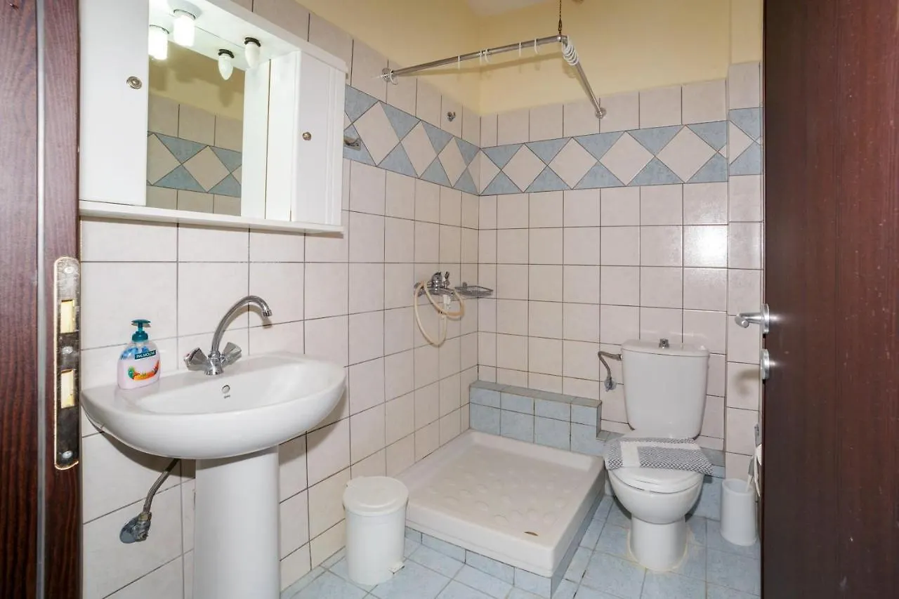 Maria - Pavlos Studios And Apartments Vourvourou